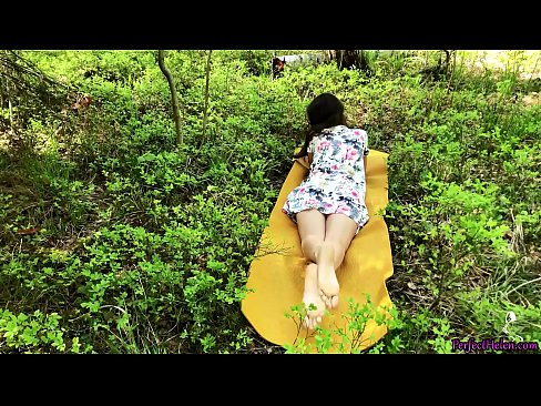 ❤️ Un străin de pe Tinder îmi masturbează păsărica și o fute cu pasiune în pădure at ro.hentaiteca.ru